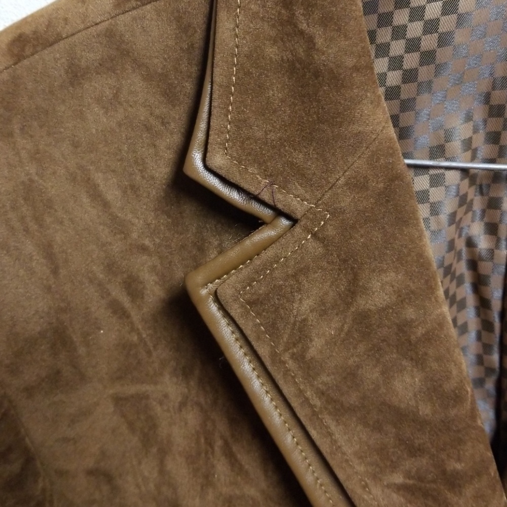 Blazer - Picture 2 of 6